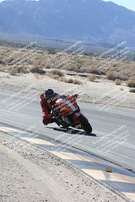 media/Dec-01-2025-Moto Forza (Mon) [[2daa91e15f]]/3-Beginner Group/Session 3 (Turn 16 Inside)/